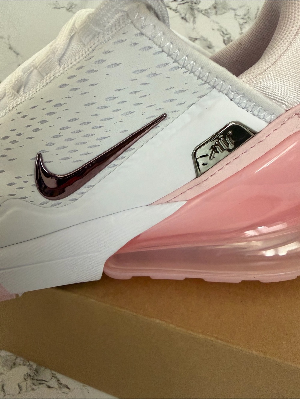 Nike Air Max 270 Premium Pink Foam Athletic Shoes Casual IO9884 Women’s Size 9.5 - Picture 3 of 8